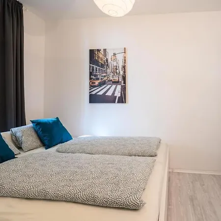 Moderne In Zentraler Lage Mit Balkon - Wlan * ماغديبورغ