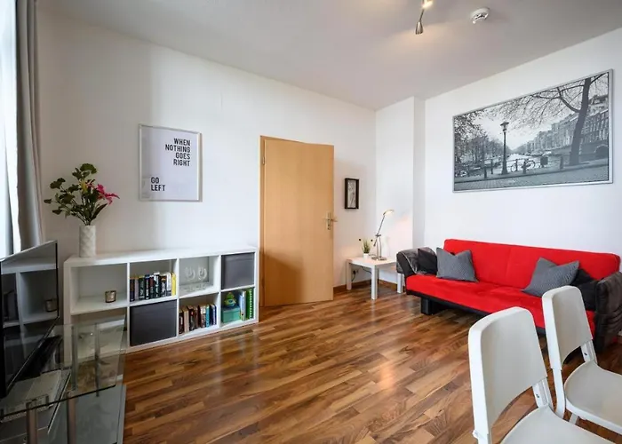 Moderne In Zentraler Lage Mit Balkon - Wlan 아파트 마그데부르크