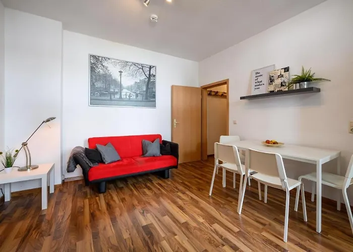 아파트 Moderne In Zentraler Lage Mit Balkon - Wlan 마그데부르크